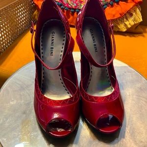 Size 10 red Gianni bini heels with open toe